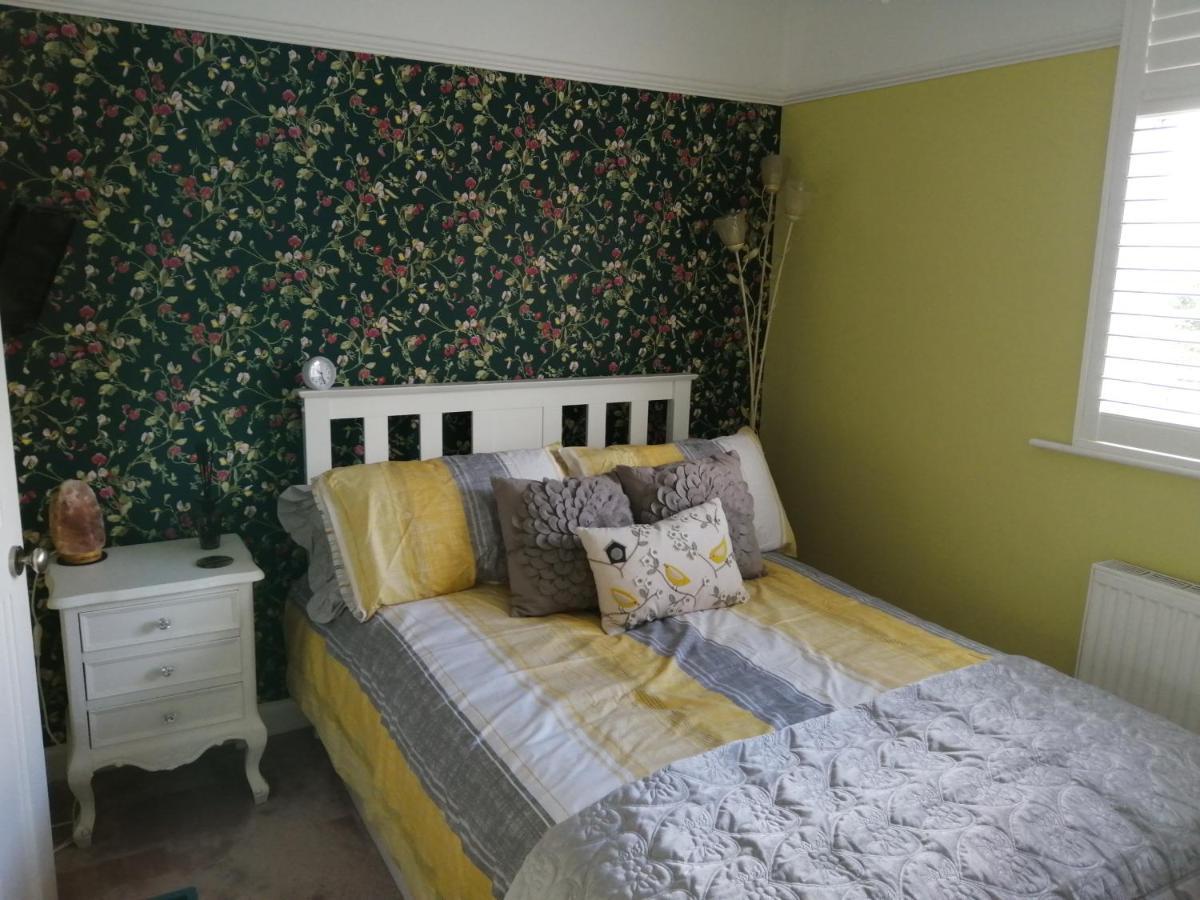 Charming Pink House With Perfect Location Lägenhet Whitstable Exteriör bild